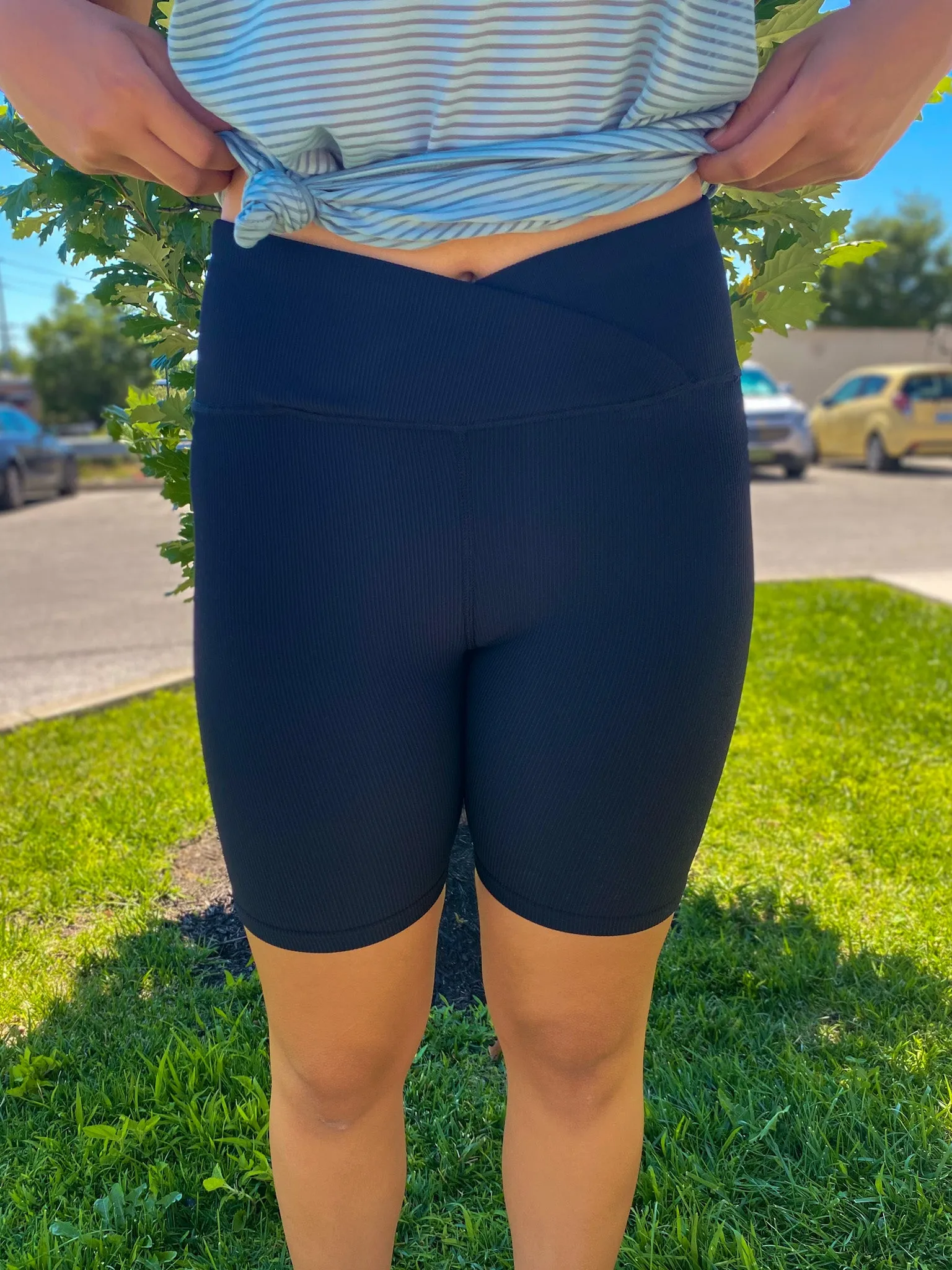 Ribbed V-Cross Biker Shorts