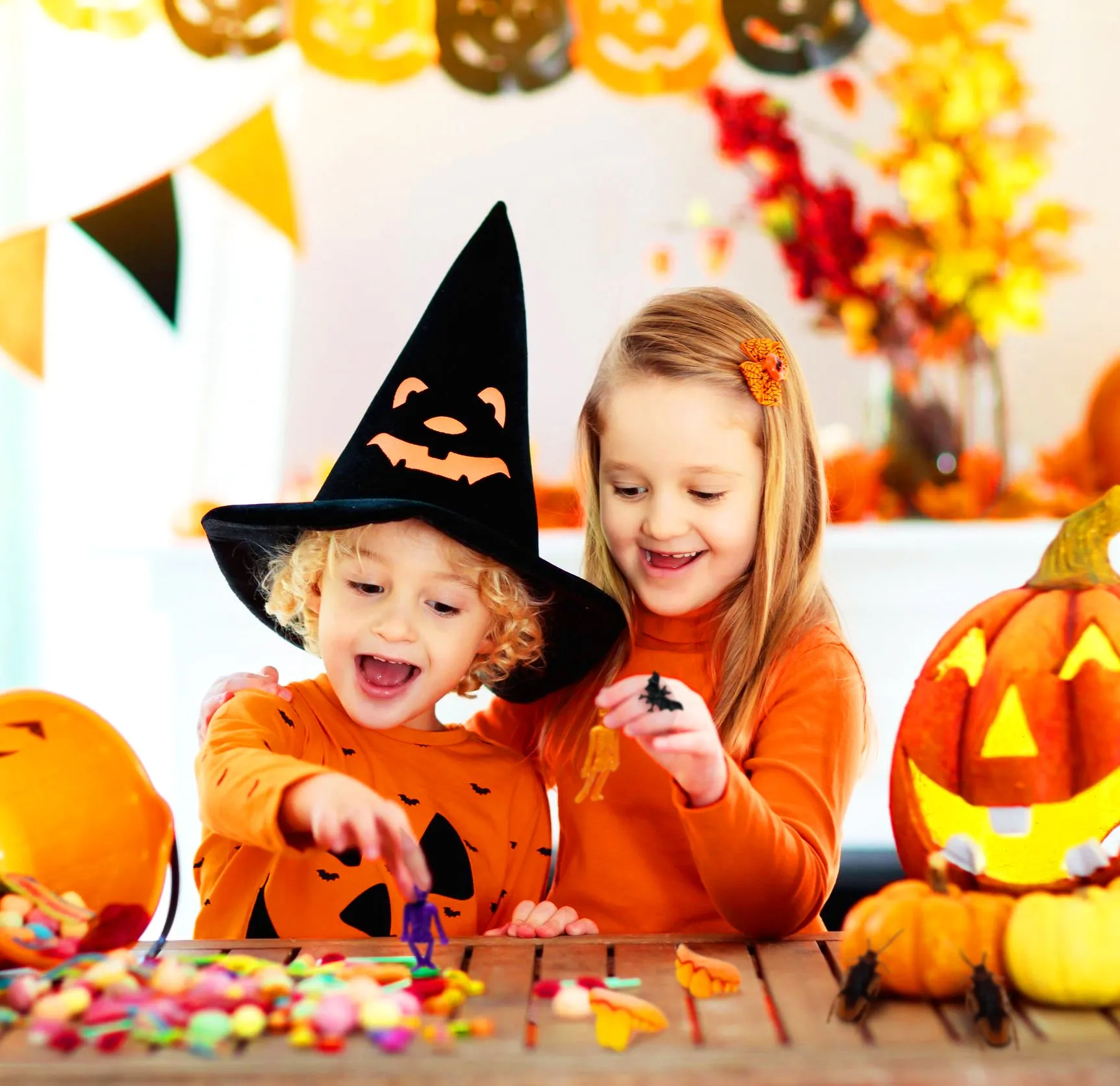 S SWIRLLINE Halloween Party Favors Bulk Toys Assortment 92PCS- Bucket Stuffers Pinata Filler - Halloween Treat Bags - Trick or Treat Toys Trinkets for